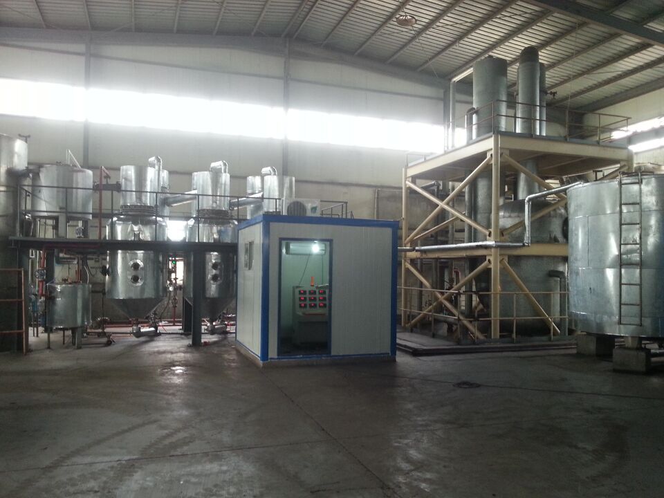 河南雙誠環(huán)境科技專業(yè)生產(chǎn)單效，多效蒸發(fā)器