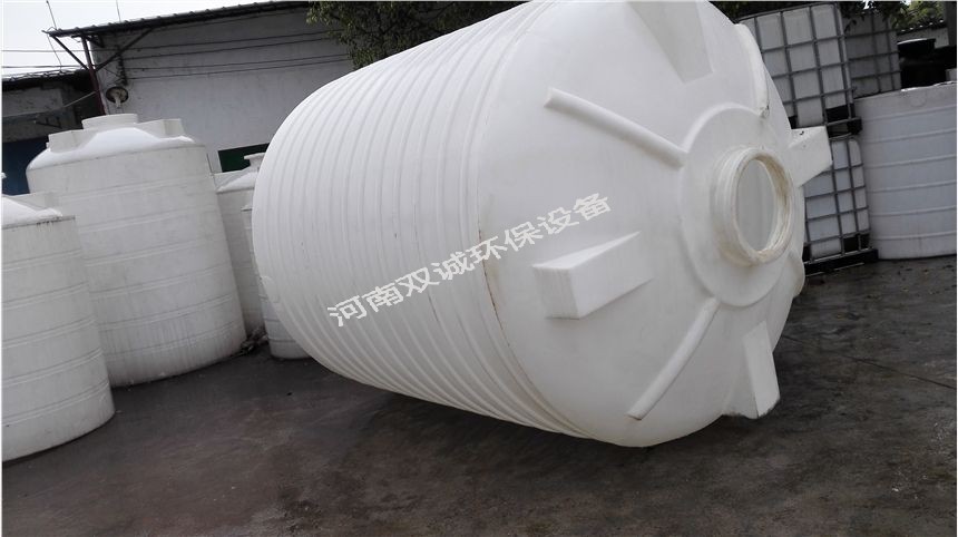 塑料儲(chǔ)罐的簡(jiǎn)述: